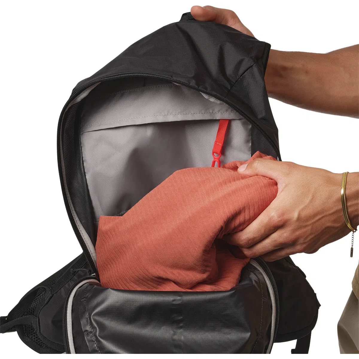 Salomon Cross 12L Løberygsæk BLACK